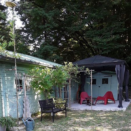 Le Chalet De La Grenouille Verte Tursac Екстер'єр фото