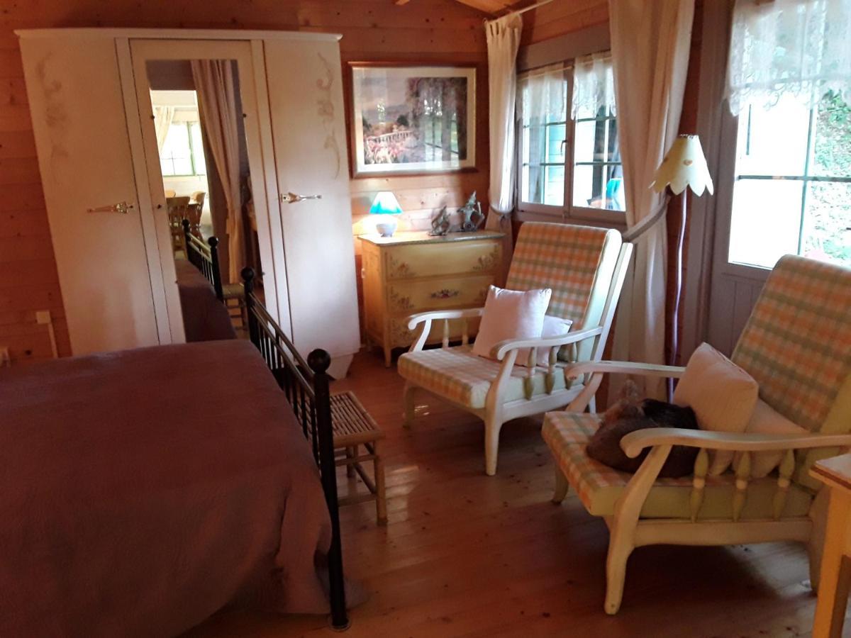 Le Chalet De La Grenouille Verte Tursac Екстер'єр фото